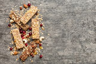 Nejhorší müsli tyčinky z českých supermarketů. Češi je dávají i dětem a myslí si, že jsou zdravé